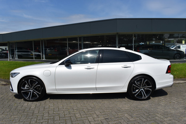 Volvo S90 Recharge T8 AWD 390PK Automaat R-Design | Trekhaak | B&W | HUD | ACC | BLIS | Luchtvering | Schuifdak | 360 camera | 20"LMV |