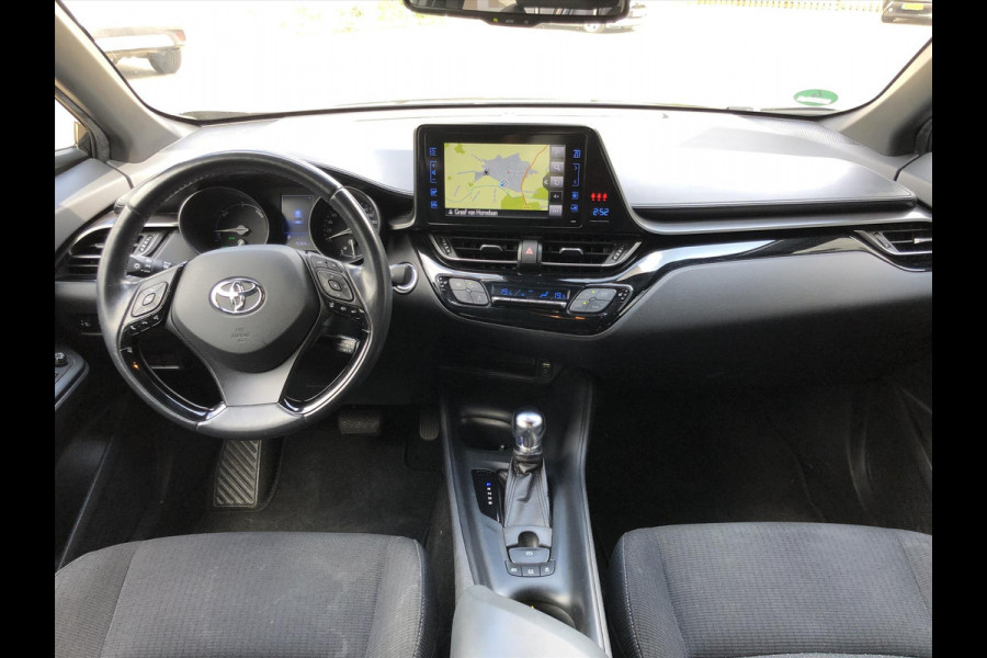 Toyota C-HR 1.8 Hybrid Dynamic Plus | Dodehoekherkenning, 18 inch, Stoelverwarming, Navigatie, Top onderhouden!