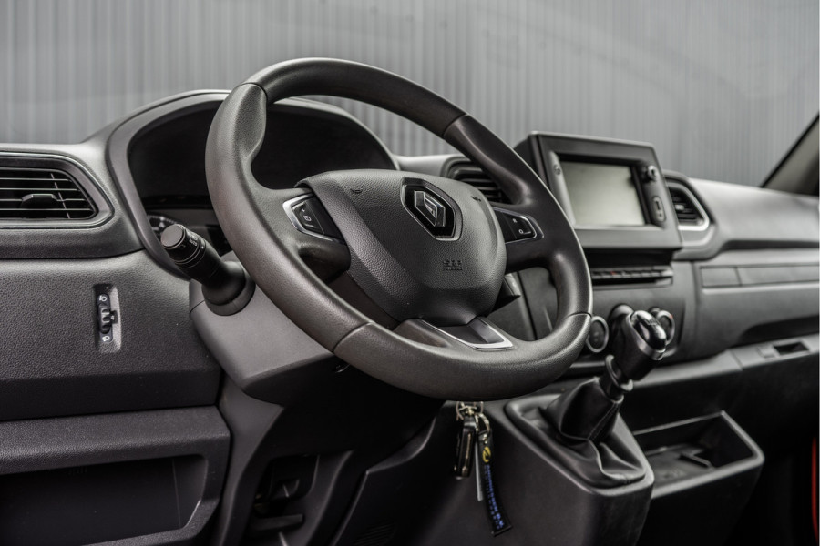 Renault Master 2.3 dCi Bakwagen met laadklep | 3500 KG Trekgewicht | Euro 6 | Cruise | Camera