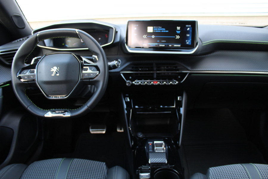 Peugeot 2008 1.2 130PK Automaat GT | Led | Navigatie | Stoelverwarming | 3D Cockpit