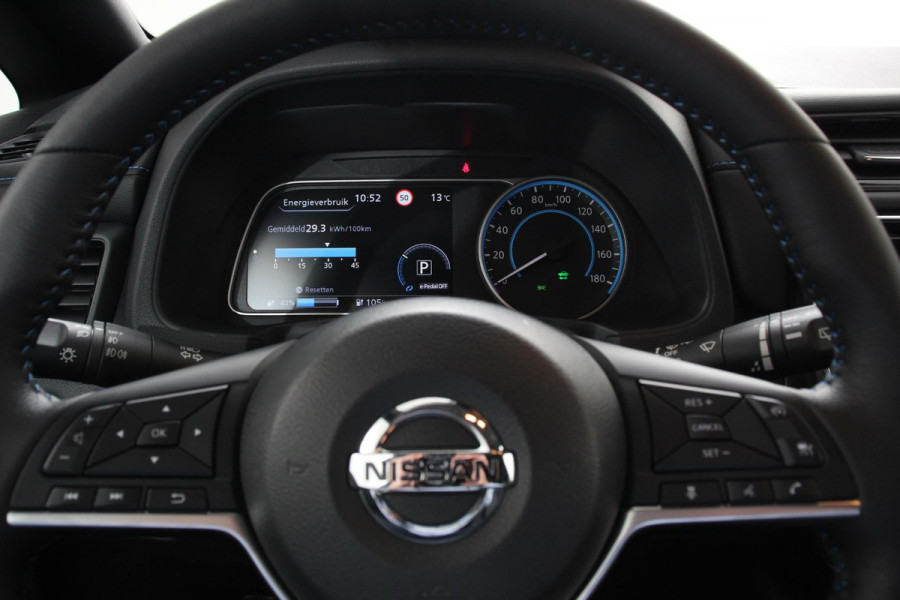 Nissan Leaf N-Connecta 40 kWh € 2000,- subsidie mogelijk particulier !  | Navigatie | Climate Control | Camera | Parkeer sensoren | Excl. BTW