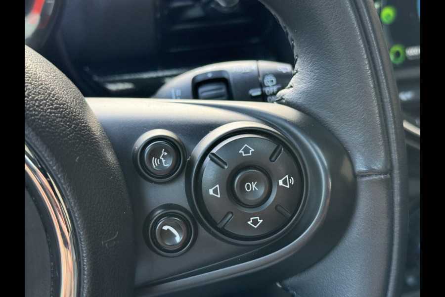 MINI Clubman 2.0 Cooper S Automaat | Panoramadak | LED | PDC | Achteruitrijcamera | Leer | Getint glas | Verwarmde voorruit | Stoelverwarming