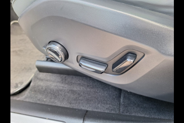 Volvo XC60 T6 Recharge AWD R-Design Plug In Hybrid PHEV | Panodak  | Harman  Kardon | DAB | Sportstoelen | Memory Seats | City Safety | Adaptive Cruise | Carplay | Stoelverwarming Voor/Achter | Draadloos Laden |