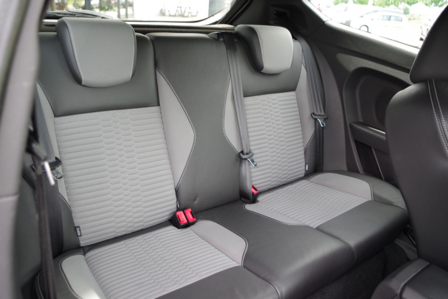 Ford Fiesta 1.6 ST2 182 PK, Navigatie, Cruise Control, Parkeersensoren, Sportstoelen, Stoelverwarming