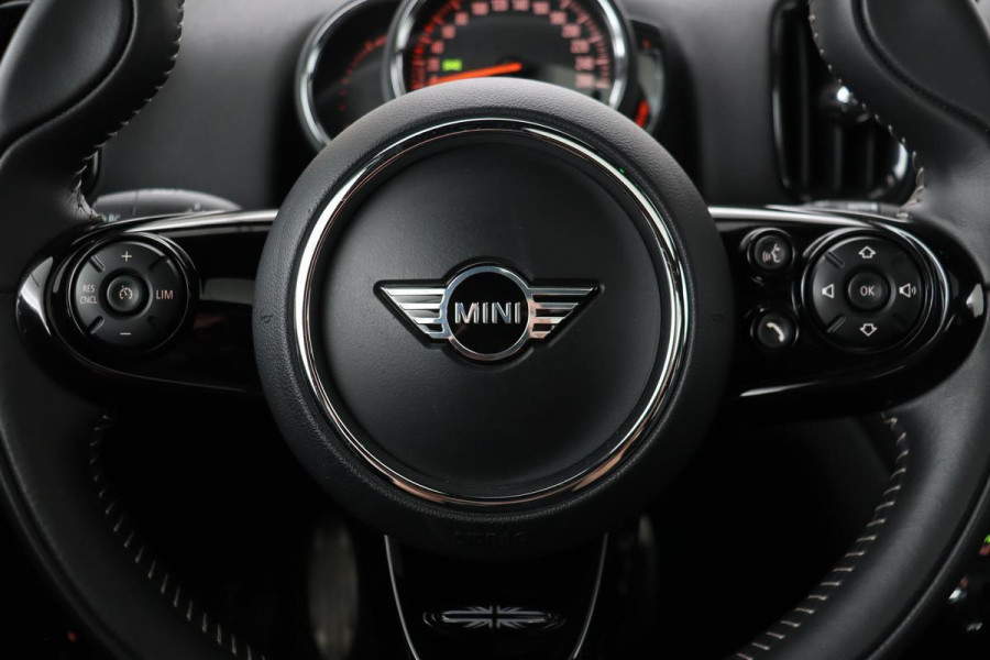 MINI Countryman 2.0 Cooper S E ALL4 | Panoramadak | Leder | Carplay | Stoelverwarming | Keyless | Harman/Kardon | Navigatie | Verwarmde voorruit | Climate control | Full LED