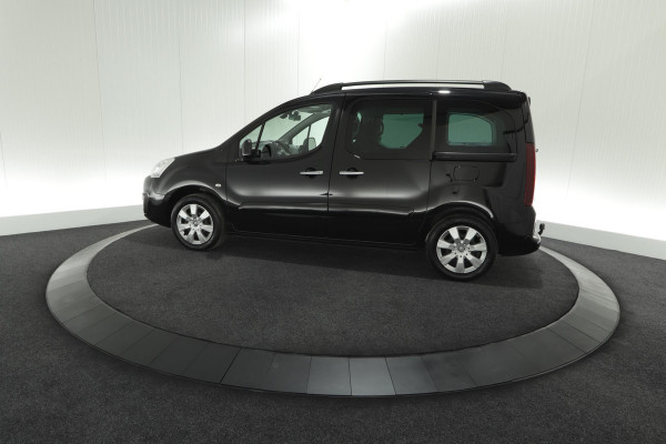 Citroën Berlingo PureTech 110 XTR | 5 Zitplaatsen | Trekhaak | Camera | Navigatie | Apple Carplay
