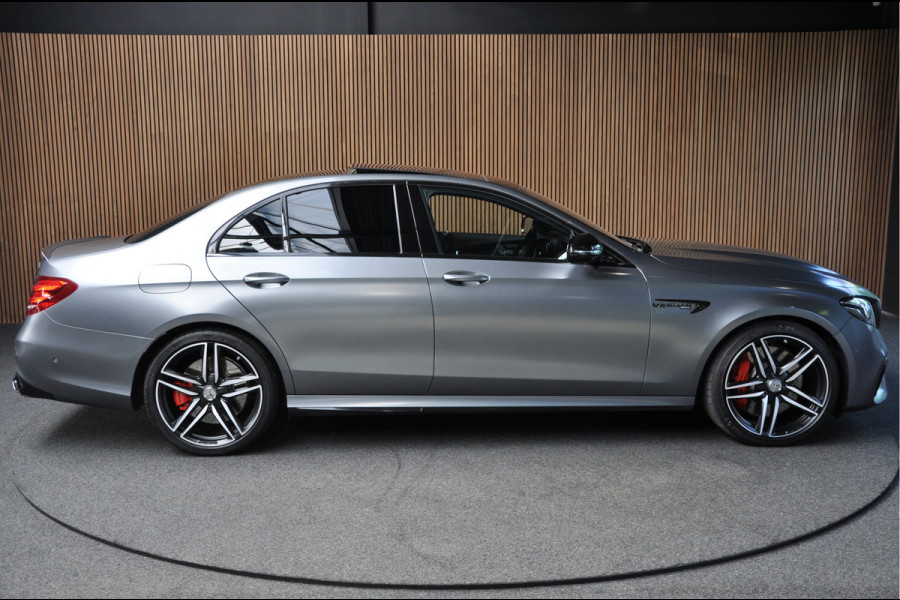 Mercedes-Benz E-Klasse AMG 63 S 4MATIC+ | PANO | AMBIENT | MOUNTAINGREY | CARPLAY |