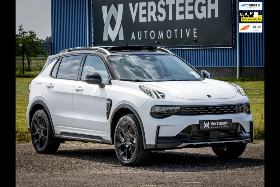 Lynk & Co 01 1.5 Plug-In Hybrid 262pk | Satin White Vanilla | Trekhaak | Blacked Out