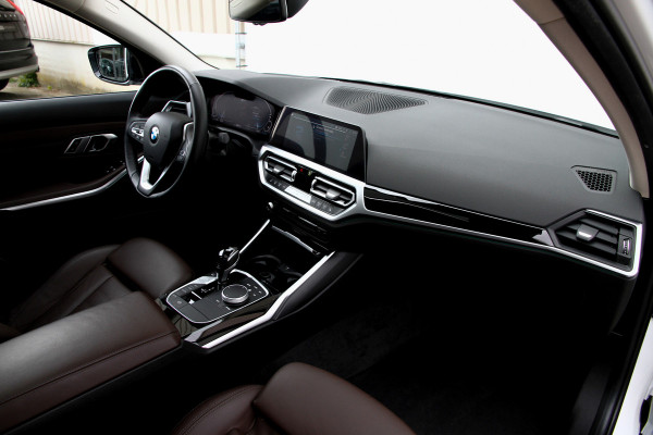 BMW 3-serie 330e High Executive BTW | Pano | Head-up | ACC | Carplay