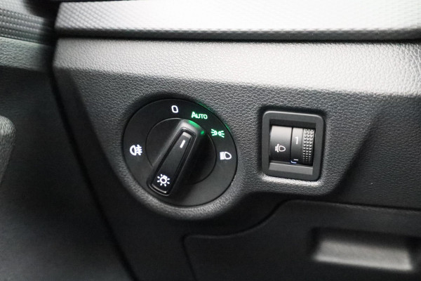 Škoda Kamiq 1.0 TSI Ambition 115 pk | Navigatie via App | Trekhaak | Parkeersensoren achter | LED koplampen |