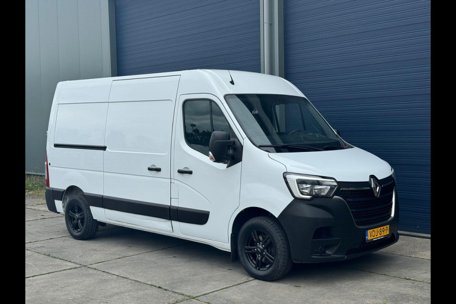 Renault Master T35 2.3 dCi 150 L2H2 Energy AIRCO / CRUISE CONTROLE / NAVI / TREKHAAK / LED / CAMERA
