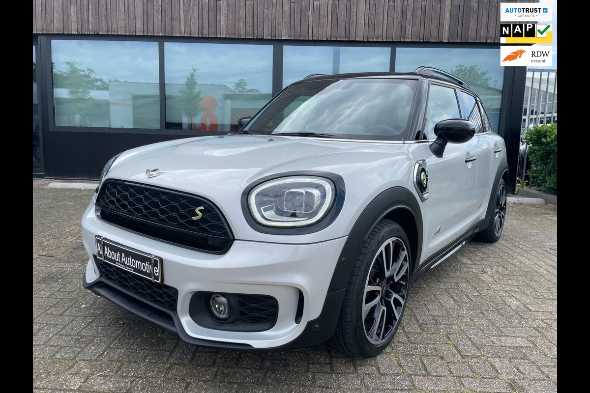 MINI Countryman 2.0 John Cooper Works S E ALL4 Dealer onderhouden luxe en zuinige uitvoering.