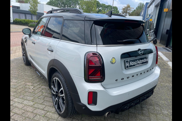 MINI Countryman 2.0 John Cooper Works S E ALL4 Dealer onderhouden luxe en zuinige uitvoering.