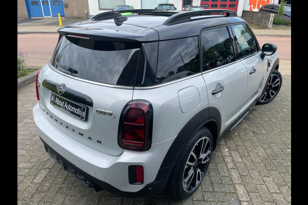 MINI Countryman 2.0 John Cooper Works S E ALL4 Dealer onderhouden luxe en zuinige uitvoering.