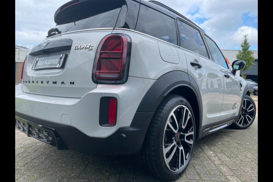 MINI Countryman 2.0 John Cooper Works S E ALL4 Dealer onderhouden luxe en zuinige uitvoering.