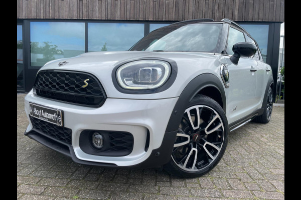 MINI Countryman 2.0 John Cooper Works S E ALL4 Dealer onderhouden luxe en zuinige uitvoering.