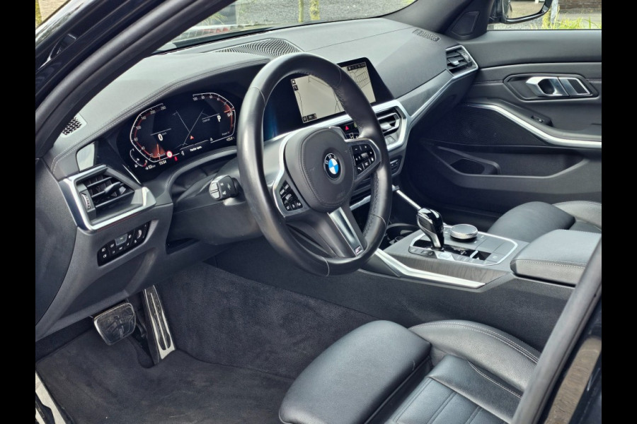 BMW 3-serie 320i M sport l Leder l Sportstoelen I Camera I