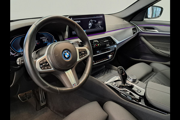 BMW 5 Serie Touring 530e xDrive Executive Panoramadak Navigatie Full-led