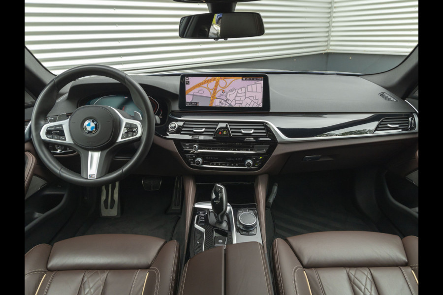 BMW 5 Serie 530i M-Sport - Dak - Comfortzetels - Harman Kardon - Head-Up - Laserlight