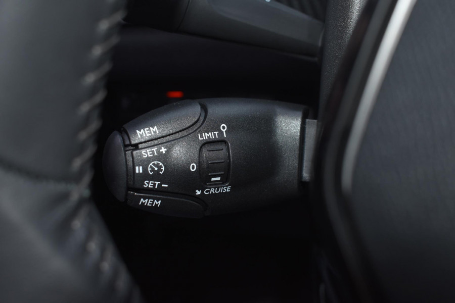 Peugeot 208 1.2 PureTech 100PK Allure Pack Carplay | Camera | Incl. garantie