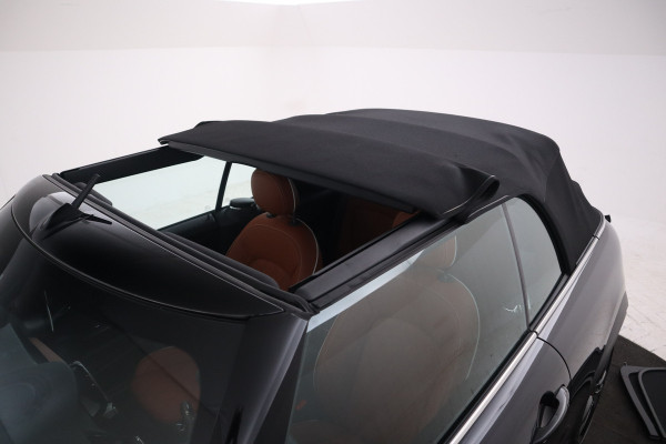 MINI Cabrio 2.0 Cooper S Rockingham GT Edition - JCW - Virtual Cockpit, Stoelverwarming, Camera, Leer - 4 jaar gratis onderhoud -