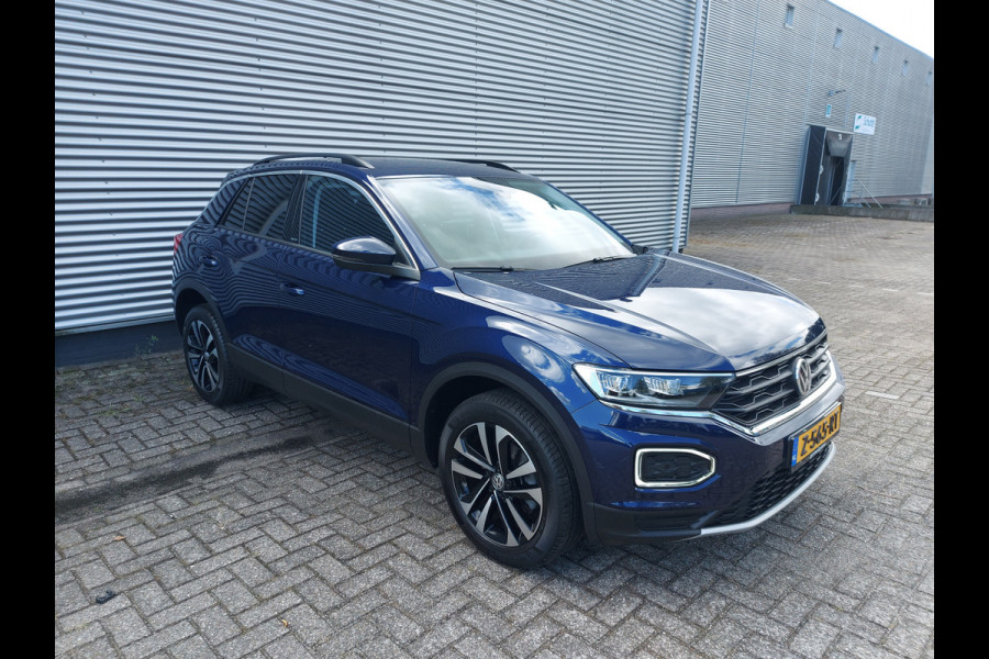 Volkswagen T-Roc 1.5 TSI Style Automaat, airco, cruisecontrol,apple carplay/android,achteruitrijcamera,stoelverwarming,parkeersensoren,