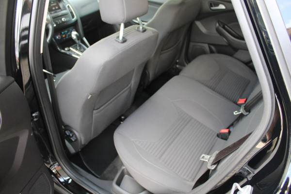 Ford Focus 1.5 EcoBoost 150 PK Titanium Automaat | Trekhaak | 1500 KG Trekgewicht | Privacy Glass | Climate Control | PDC V+A | Cruise Control | Navigatie | Xenon | Camera