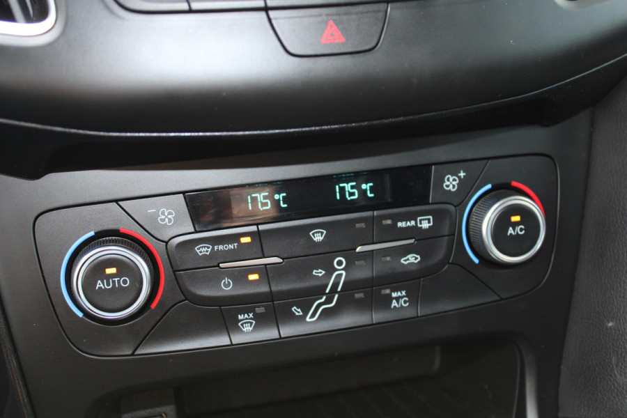 Ford Focus 1.5 EcoBoost 150 PK Titanium Automaat | Trekhaak | 1500 KG Trekgewicht | Privacy Glass | Climate Control | PDC V+A | Cruise Control | Navigatie | Xenon | Camera