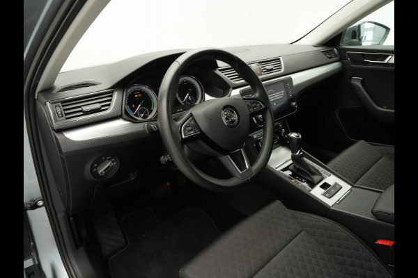 Škoda Superb 1.4 TSI iV 218pk Business Edition Navigatie Pdc Acc Assistentiepakket 100