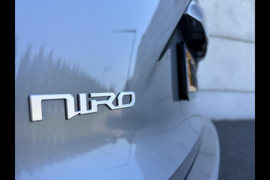 Kia Niro 1.6 GDi Hybrid DynamicPlusLine Automaat | Leder | Schuif-/Kanteldak | Camera | Navi | Stuur-/Stoelverwarming | Clima | Key-Less | 16” Velgen | PDC | Cruise | LED |