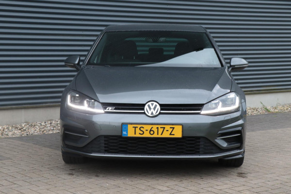 Volkswagen Golf 1.5 TSI Highline Business R Aut. | Virtual ockpit / R-Line - Dealer onderhouden!