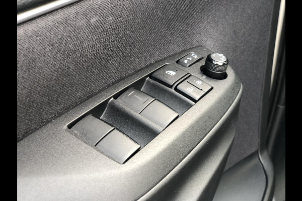 Toyota Yaris 1.5 Hybrid Dynamic Plus | Dodehoekherkenning, Parkeersensoren, Stoelverwarming, Keyless, Apple CarPlay/Android Auto, 16 inch