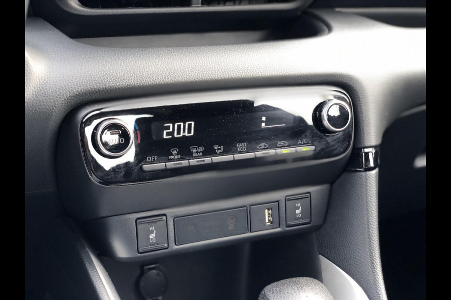 Toyota Yaris 1.5 Hybrid Dynamic Plus | Dodehoekherkenning, Parkeersensoren, Stoelverwarming, Keyless, Apple CarPlay/Android Auto, 16 inch