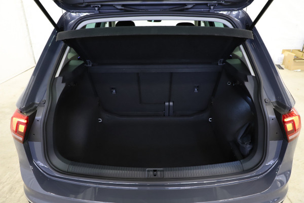 Volkswagen Tiguan 1.5 TSI 150pk DSG Life Navigatie Camera Trekhaak Privacy Glas