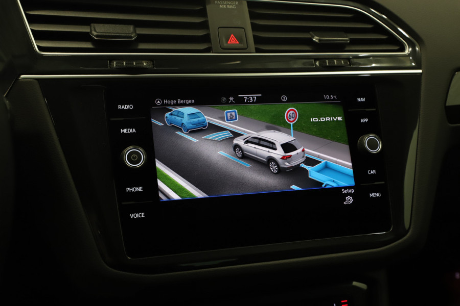 Volkswagen Tiguan 1.5 TSI 150pk DSG Life Navigatie Camera Trekhaak Privacy Glas