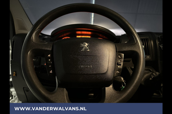 Peugeot Boxer 2.0 BlueHDi 130pk L2H2 Euro6 Airco | Imperiaal | 2500kg Trekhaak | Cruisecontrol, Parkeersensoren, Bijrijdersbank