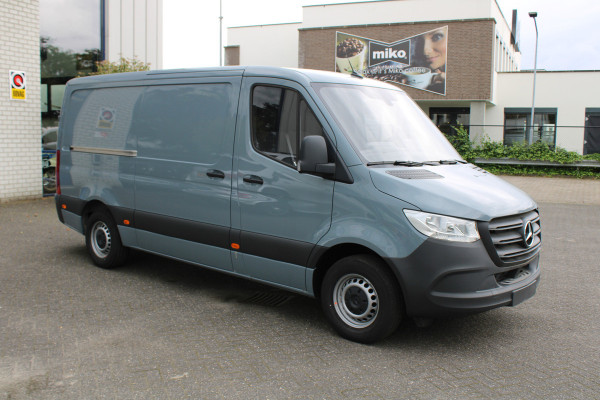 Mercedes-Benz Sprinter 315 CDI L2H1 RWD MBUX met navigatie en camera, Geveerde stoel