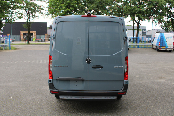 Mercedes-Benz Sprinter 315 CDI L2H1 RWD MBUX met navigatie en camera, Geveerde stoel