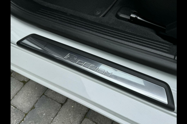 Volvo V40 2.0 T4 R-Design Automaat | Panoramadak | Volleer | LED verlichting | Achteruitrijcamera | Parkeersensoren voor en achter | Desig
