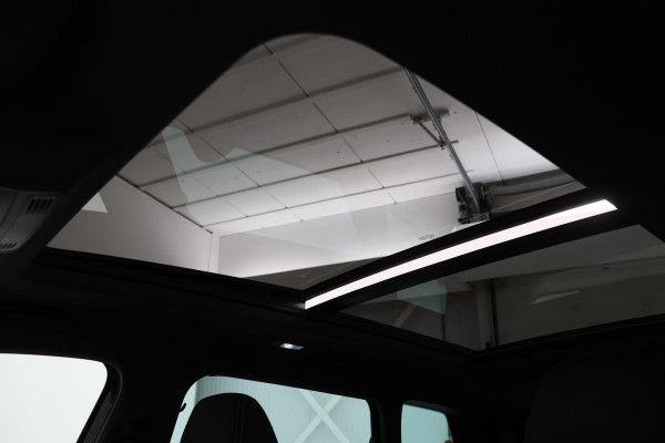 Škoda Karoq 1.5 TSI Sportline | Panoramadak | Adaptive Cruise | Trekhaak | Stoelverwarming | Carplay | Camera | Full LED | Keyless