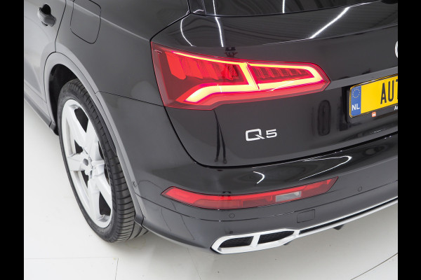 Audi Q5 55 TFSI e quattro Competition | Luchtvering | Panoramadak | Adaptive Cruise | Virtual | Trekhaak