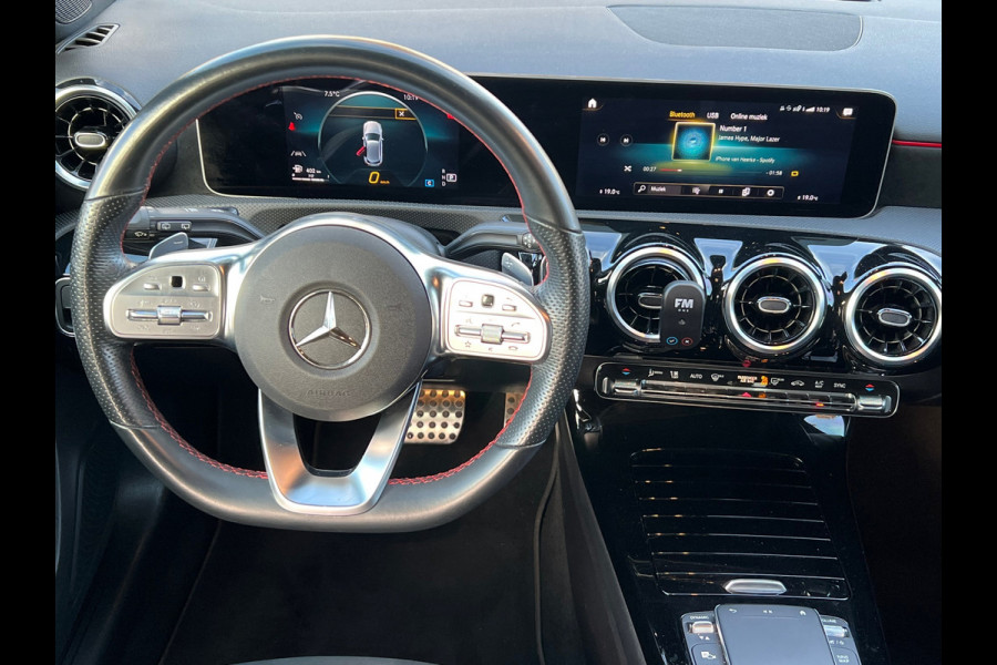 Mercedes-Benz A-Klasse 200 Premium Plus AMG voll opties !!