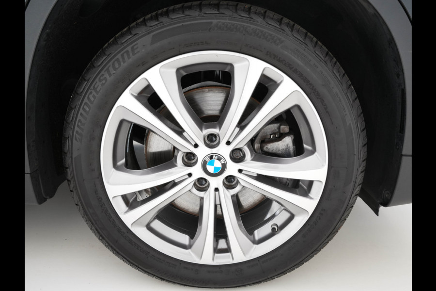 BMW X1 sDrive20d Centennial High Executive Sport-Line-Pack Aut. * FULL-LED | DAKOTA-VOLLEDER | MEMORY-PACK | KEYLESS | HEAD-UP | ADAPTIVE-CRUISE | NAVI-FULLMAP | DAB+ | SPORT-SEATS | 18''ALU *