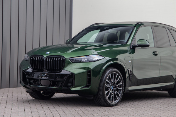 BMW X5 xDrive50e M-Sport, Pano, Luchtvering, Anglesey Green, Hybrid, 2024