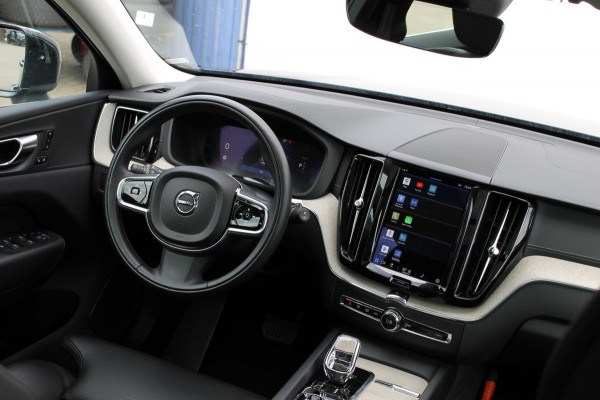 Volvo XC60 T6 350PK Autom Recharge AWD Long Range Inscrip Panoramisch schuif-kanteldak / Google Infotainment / Stoel en stuurwielverwarming / Draadloos opladen / Parkeersensoren voor en achter met camera / Adaptieve cruise control