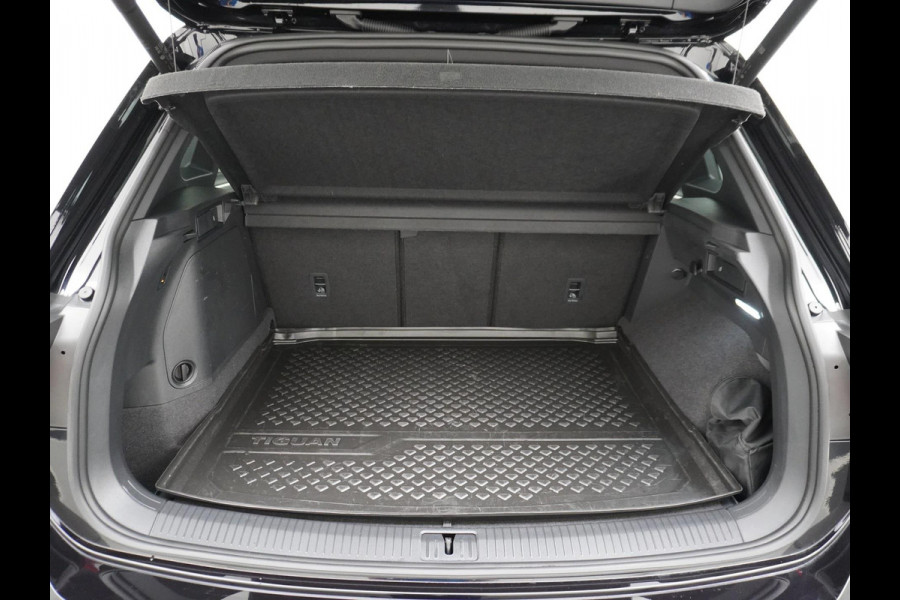 Volkswagen Tiguan 1.4 TSI eHybrid R-Line Business PANO | CAMERA | BLACK PACK | VIRTUAL DASH