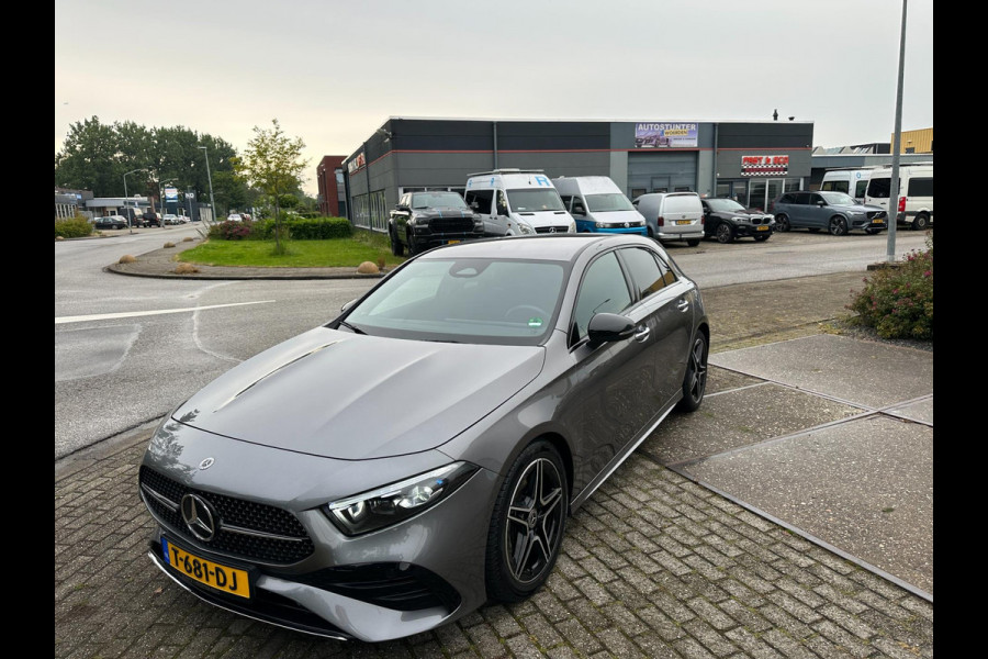 Mercedes-Benz A-Klasse 200 AMG HYBRID FACE+ 2023 NAP LEER-ALCANTARA VOL-LUXE