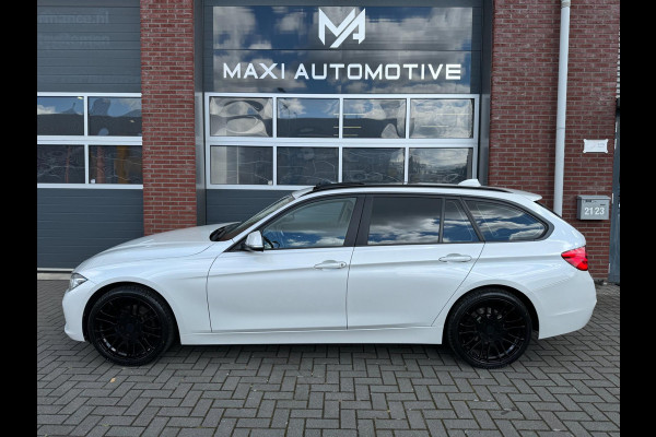 BMW 3 Serie 320i LCI Touring 184PK AUT LED Pano Groot Navi Trekhaak