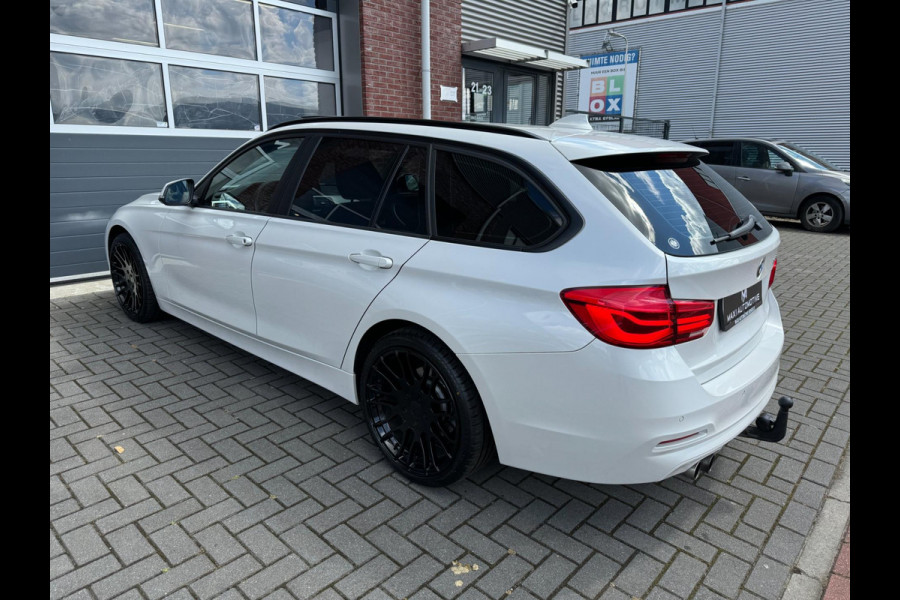 BMW 3 Serie 320i LCI Touring 184PK AUT LED Pano Groot Navi Trekhaak