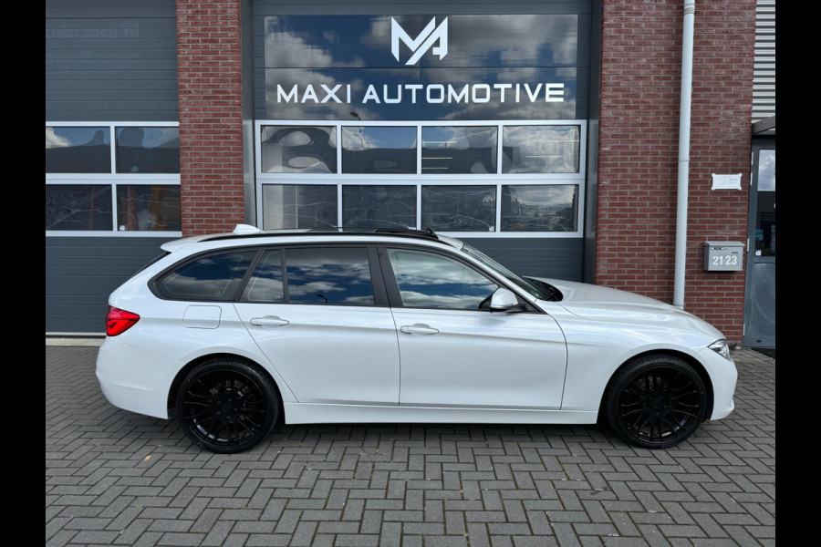 BMW 3 Serie 320i LCI Touring 184PK AUT LED Pano Groot Navi Trekhaak